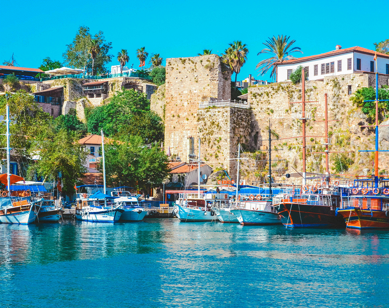 Antalya Fotoğrafçılık: Cennetten Kareler Yakalamak, doğal güzellikleri, tarihi dokusu ve canlı atmosferiyle fotoğraf tutkunları için adeta bir cennet.